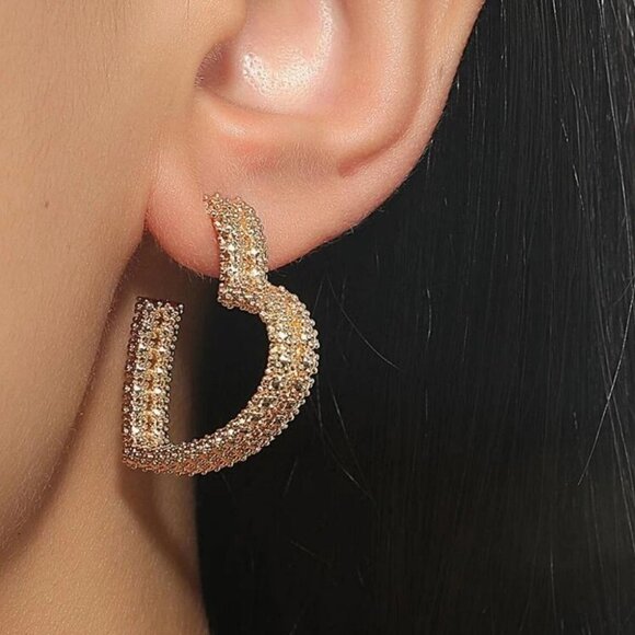 gold toned Heart Design Earrings - Picture 1 of 4